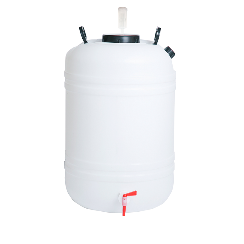 Fermentador plástico sanitario con válvula para salida de la cerveza.
Capacidad Total: 60Litros.
Llenado sugerido: 50 Litros de Mosto, incluye Airlock - El Cervecero - Chile